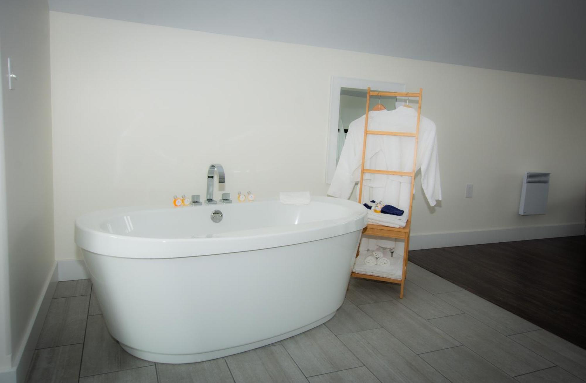 The Tides Inn Norris Point Экстерьер фото